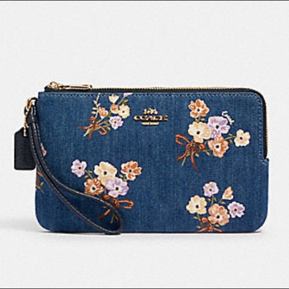COACH Wallet - Picture 1 of 5